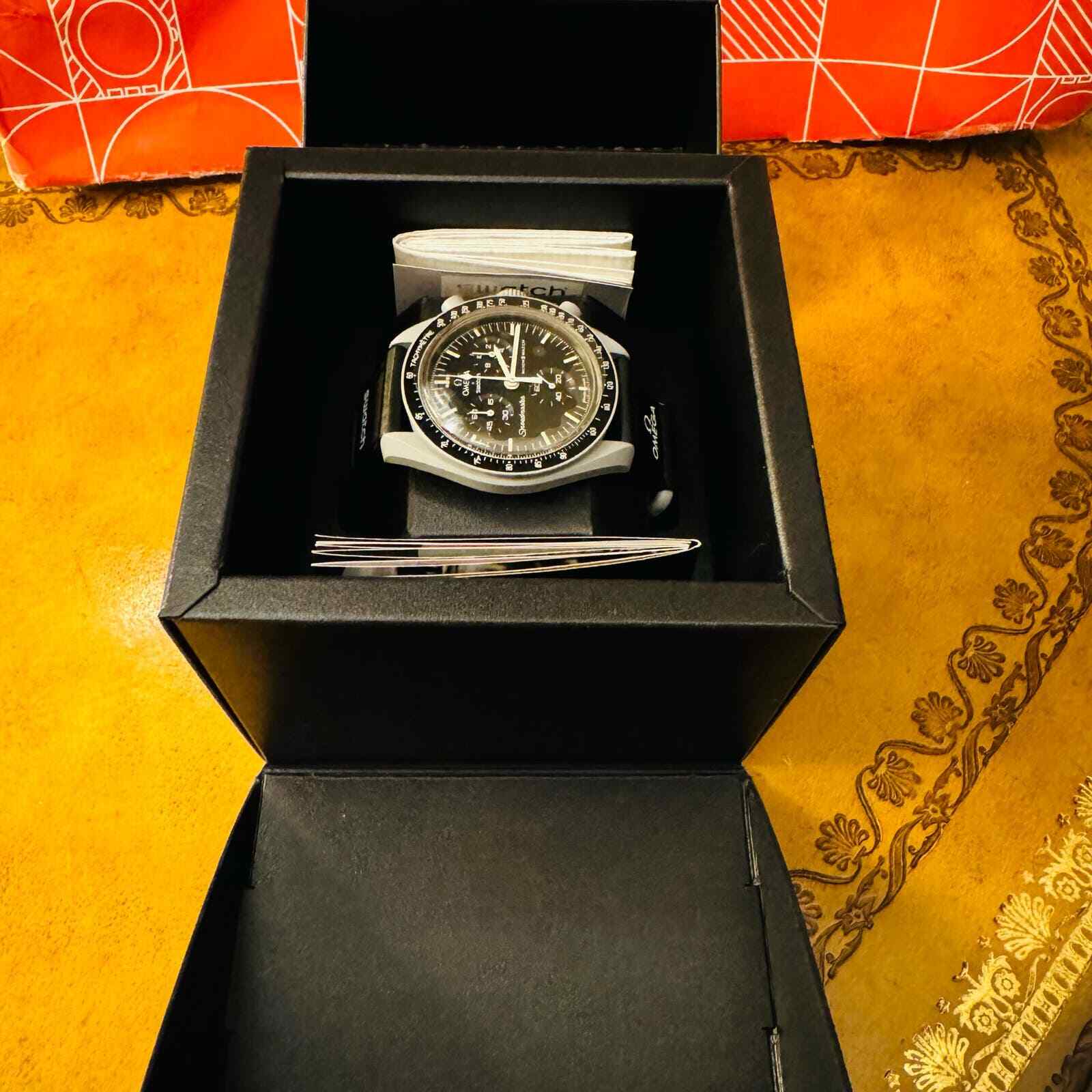 أوميغا x سواتش مون ميشن تو ذا مون