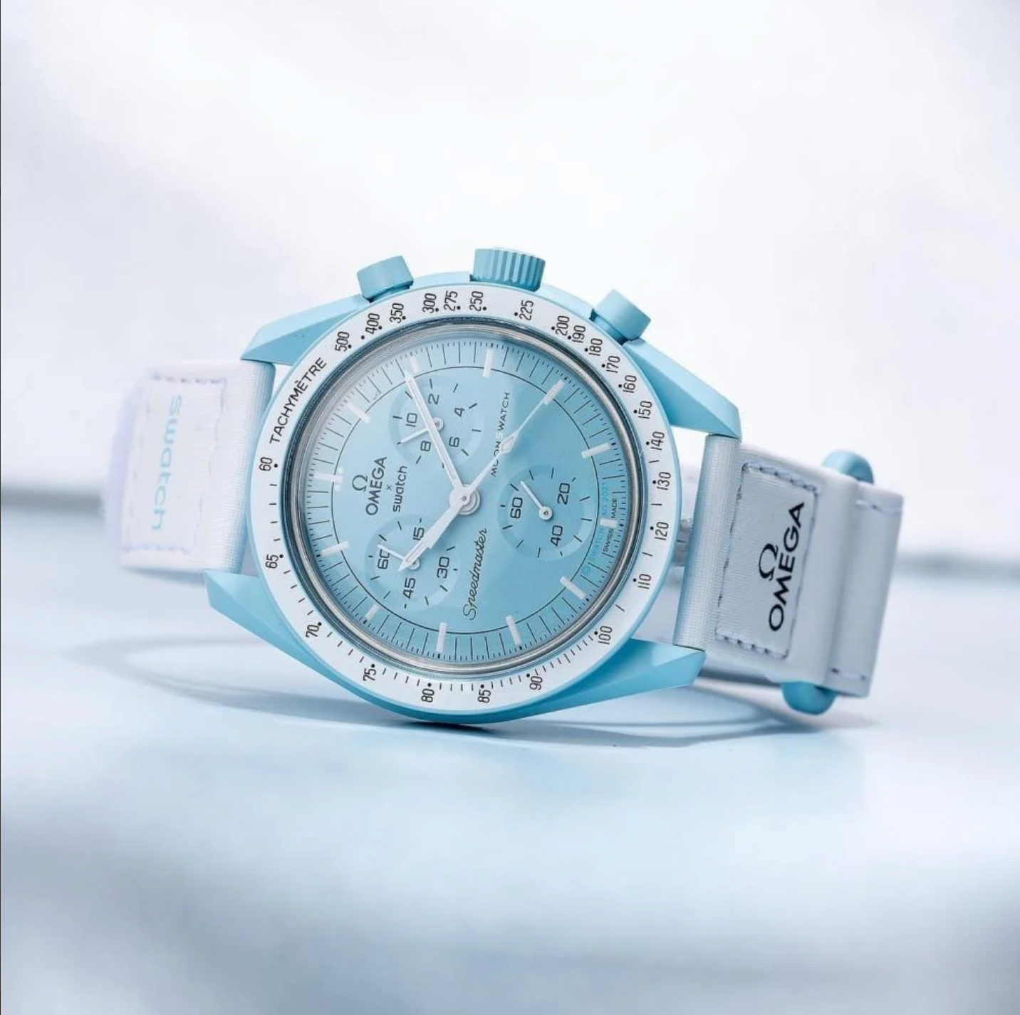 أوميغا × سواتش مون ميشن إلى أورانوس